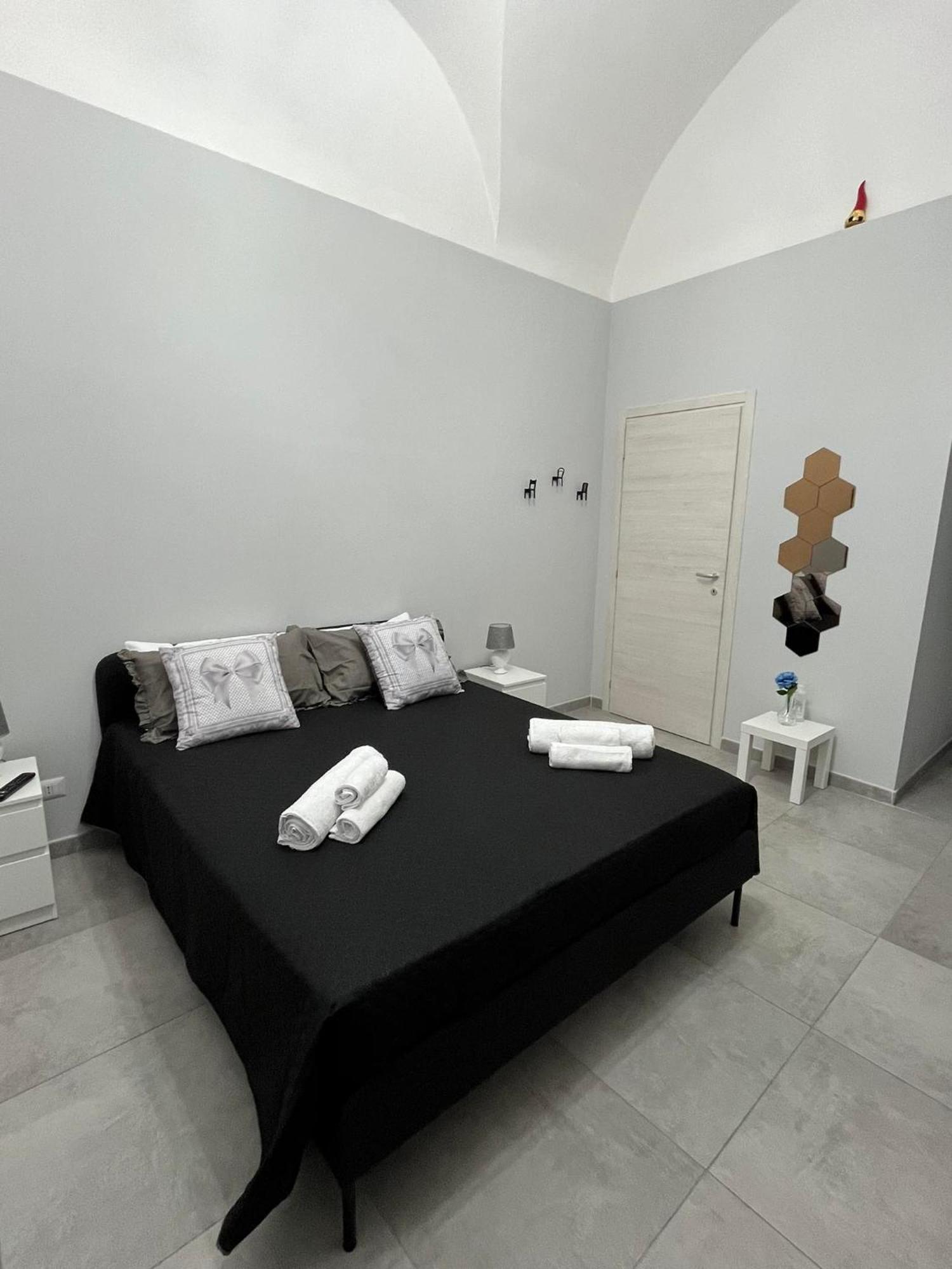 Casa Vacanze I 4 Diamanti Room 1 Catane Extérieur photo